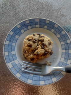 Una foto de Cookie al microondas