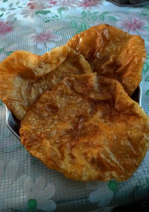 A picture of Ginger garlic poori.