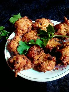 পেঁয়াজি (Peyaji recipe in Bengali) রেসিপির প্রধান ছবি