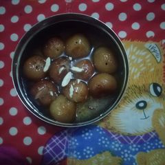 A picture of Bread gulab jamun.