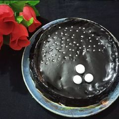 A picture of Dark Chocolate Ganash Cake.