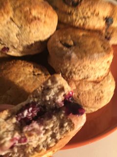 Una foto de Scones integrales con arándanos