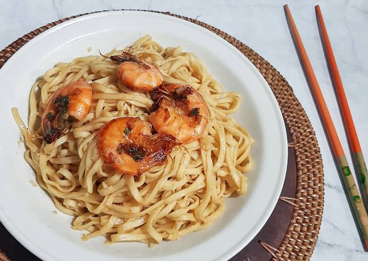 urutan Membuat Shrimp Garlic Noodles Jadi, mengenyangkan