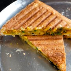 A picture of Aloo sandwich.