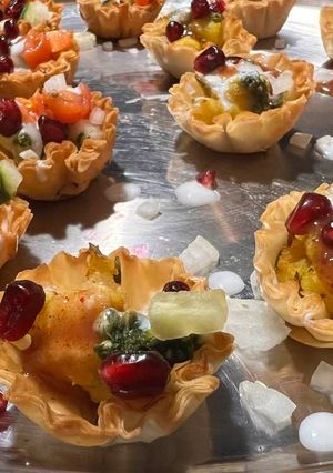 A picture of Phyllo cups chaat.