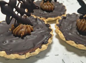 Una foto de Tartitas Havannet Para Compartir En La "Bienvenida Primavera"💥🌺❤️