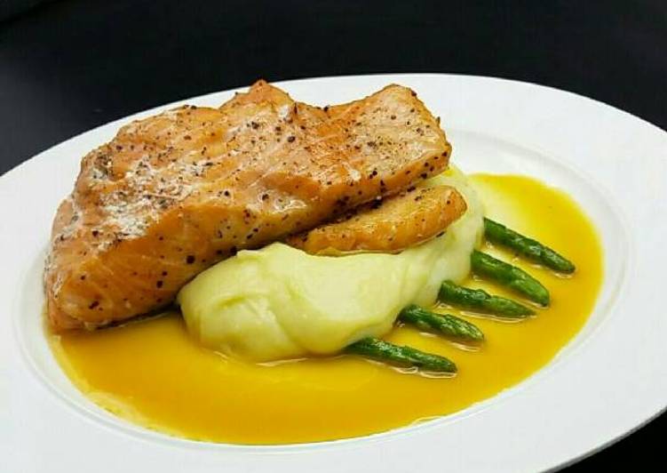 Simple Way to Make Any-night-of-the-week Seared salmon/mashed potatoes served with orange white wine sauc