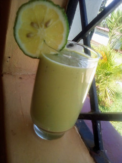 A picture of Banana...lemon..and avocado smoothie.