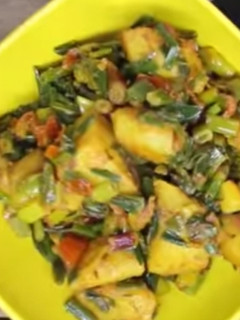 हरी प्याज़ की सब्ज़ी (hari pyaz ki sabzi recipe in Hindi) रेसिपी मुख्य फोटो