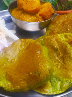पालक की पूरी (Palak ki puri recipe in Hindi) रेसिपी मुख्य फोटो