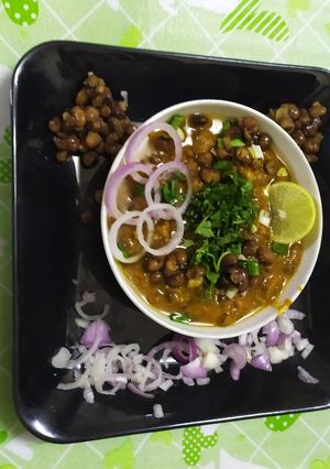 તુવેર ના ટોઠા (Tuver Totha Recipe In Gujarati) રેસીપી મુખ્ય ફોટો