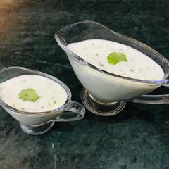 A picture of Yogurt Garlic Sauce.