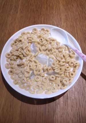 A picture of Cheerrios.