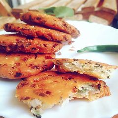 A picture of Maddur Vada.
