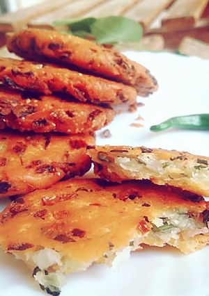 A picture of Maddur Vada.