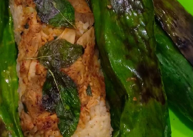 Resep Nasi Bakar Ayam Suwir Kemangi yang Enak Banget