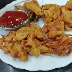 A picture of Onion Chilli Pakoda.