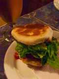 Hamburguesa en sándwich de viernes 🍔🥬🥑🍅🌶