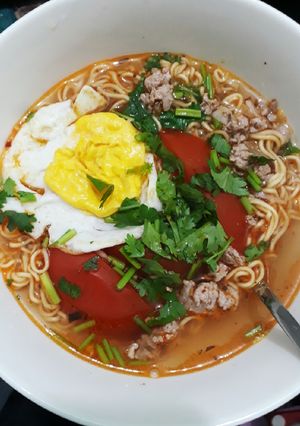 Hình của món Mì thịt bằm trứng ốp la.