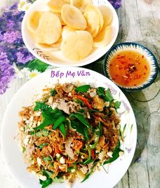 gỏi rau muống tôm thịt