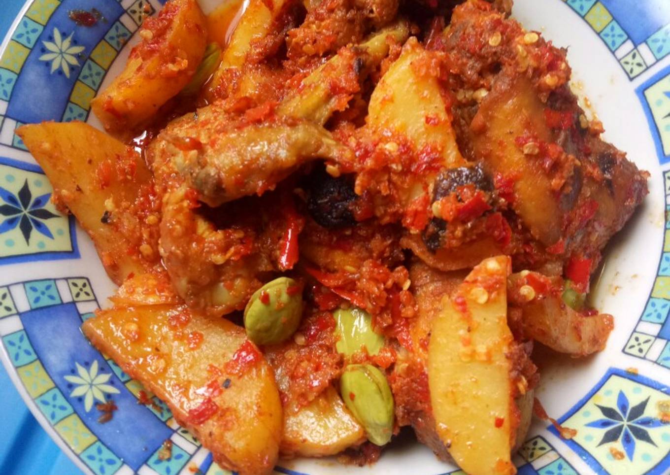 Ayam balado kentang