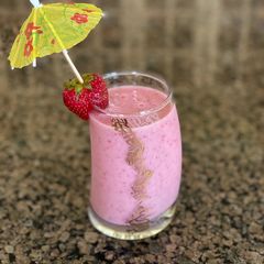 A picture of Banana & Strawberry Smoothie 🍌🍓.