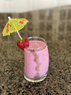 A picture of Banana & Strawberry Smoothie 🍌🍓.