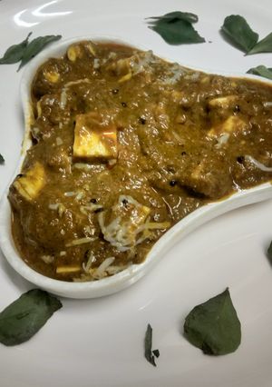 પાલક પનીર (Palak Paneer Recipe In Gujarati) રેસીપી મુખ્ય ફોટો