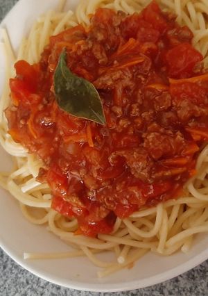Una foto de Spaghetti con salsa de tomate 🍅