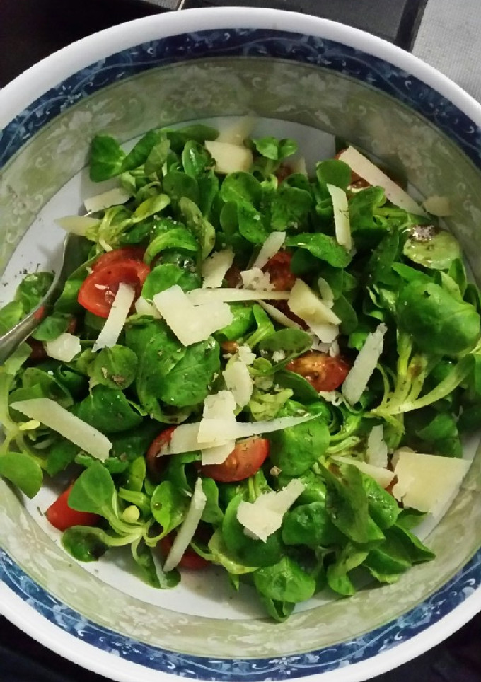 Una foto de Ensalada de canónigos