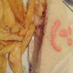 A picture of Potato sandwhich.