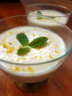 Una foto de Mousse de limón súper rápido