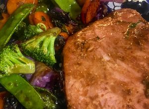 Una foto de Wok de atún estilo Teriyaki