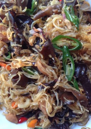 Foto resep Bihun goreng jamur kuping
