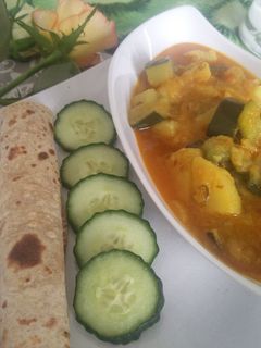 तुरई आलू रसीले (Turai aloo raseele recipe in hindi) रेसिपी मुख्य फोटो
