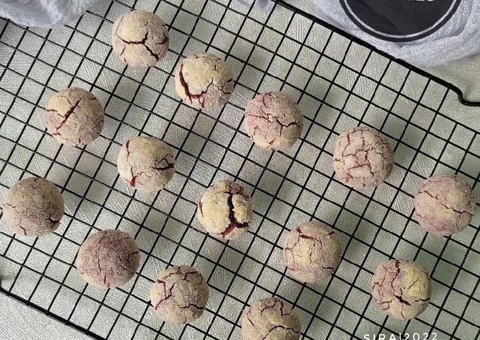 Red Velvet Crinckle Cookies