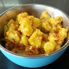 A picture of BATATA ni SUKI BHAJI (Potatoes DRY SABJI) for Fasting.