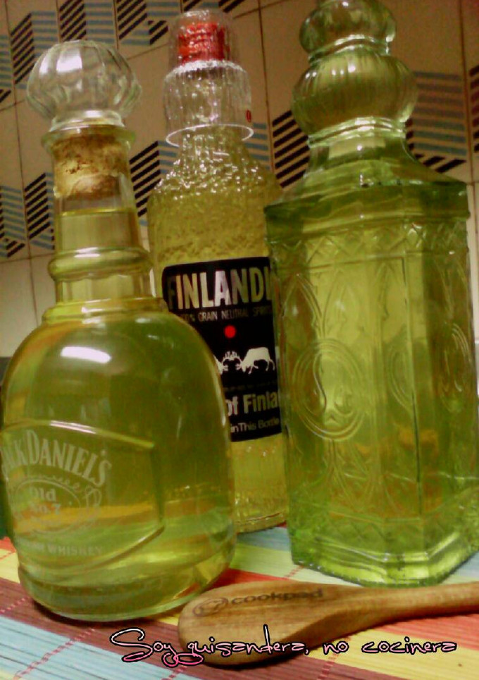 Una foto de Limoncello casero