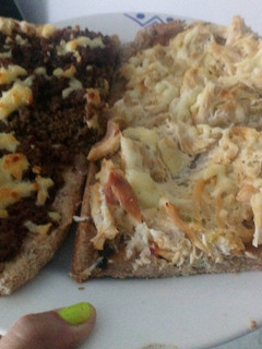 Una foto de Pizza de harina integral