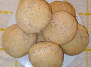 Una foto de scones dulces con aceite