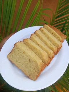 A picture of Sliced cake.