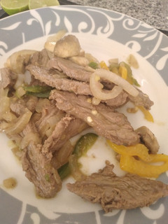 Una foto de Arrachera con verduras