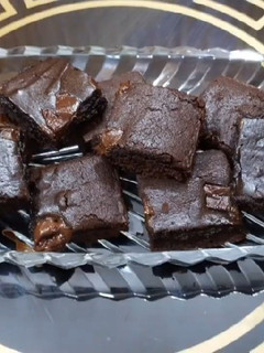 A picture of Classic Brownies.