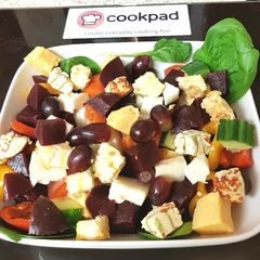 A picture of My Beetroot & Cheeses Salad. 😀.