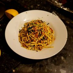 A picture of Pasta Aglio E Olio.