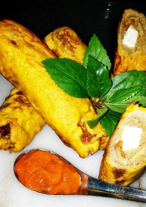 आलू ब्रेड पकौड़ा रोल (Aloo Bread pakoda roll recipe in Hindi) रेसिपी मुख्य फोटो
