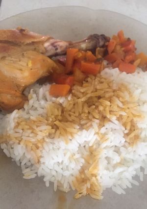 Una foto de Muslos de pollo sudados