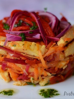 Una foto de Ensalada de pollo y pimientos