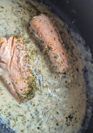 Une photo de Pavés de Saumon à la crème en cocotte Magimix