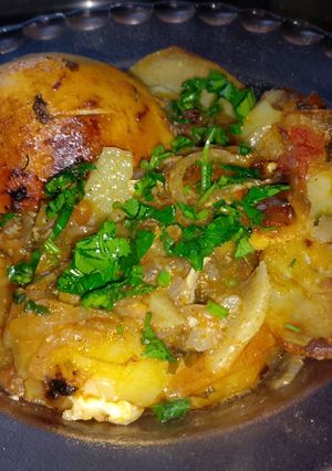 صورة لوصفة دجاج بالبطاطا في الفرن 🥔🍗